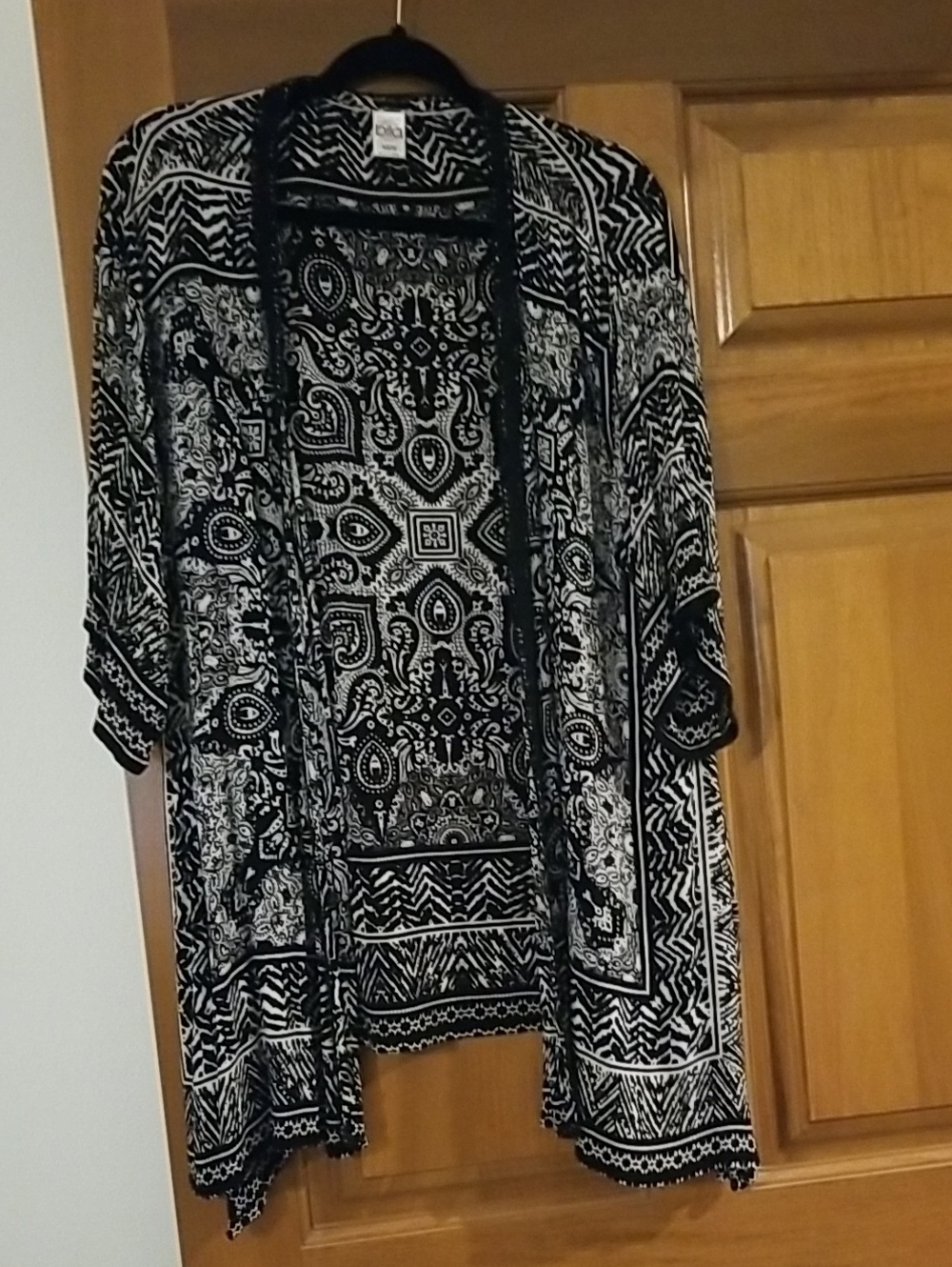 Bila Black & White Paisley Open-Front Kimono